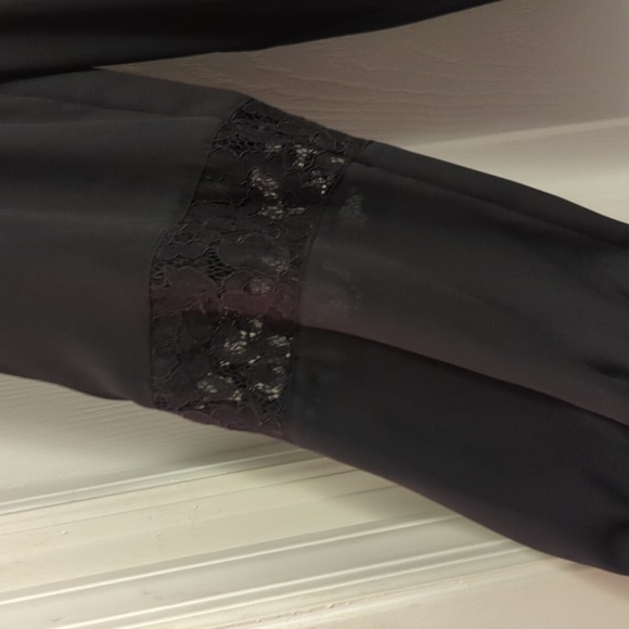 Black lace top - Picture 2 of 3